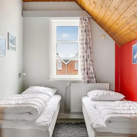 Lynne - 2-3km From The Sea By Interhome
