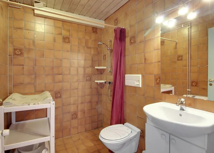 Apartment Lynne - 2-3km From The Sea By Interhome *