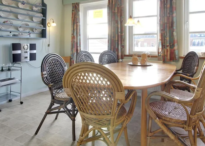 Lynne - 2-3km From The Sea By Interhome